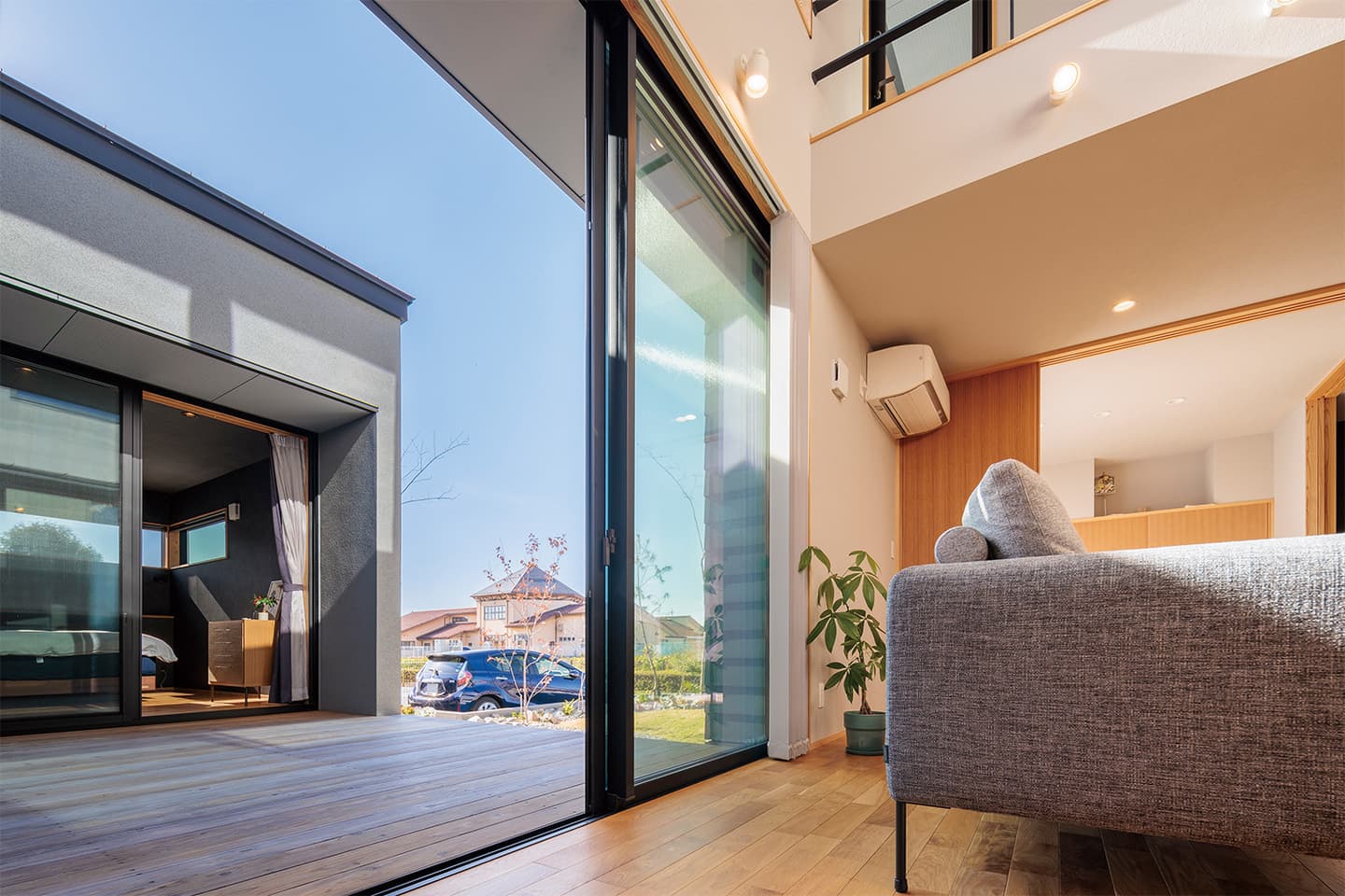 敷地条件を有効利用した中庭のあるコの字の家