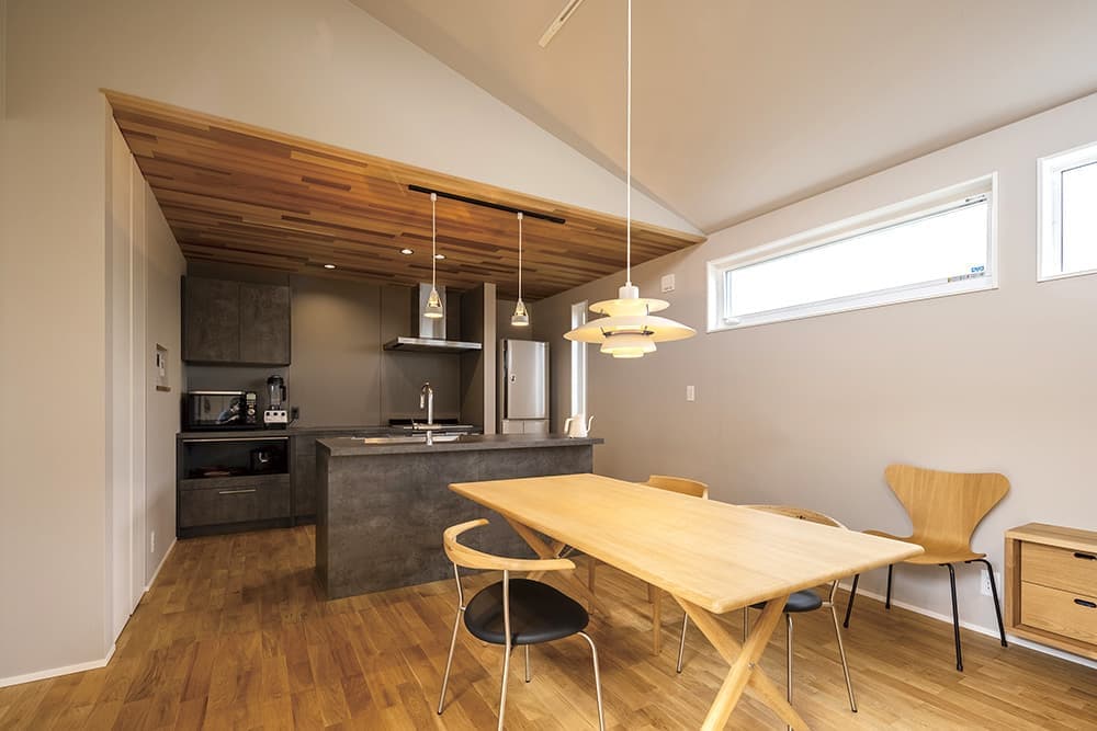 プライバシーと開放感を両立した中庭のある平屋の家