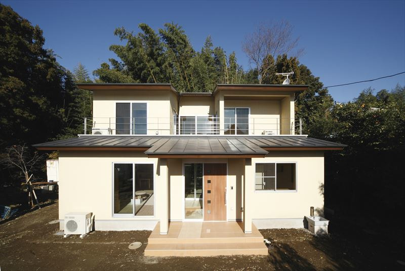 外から想像できない中庭があります