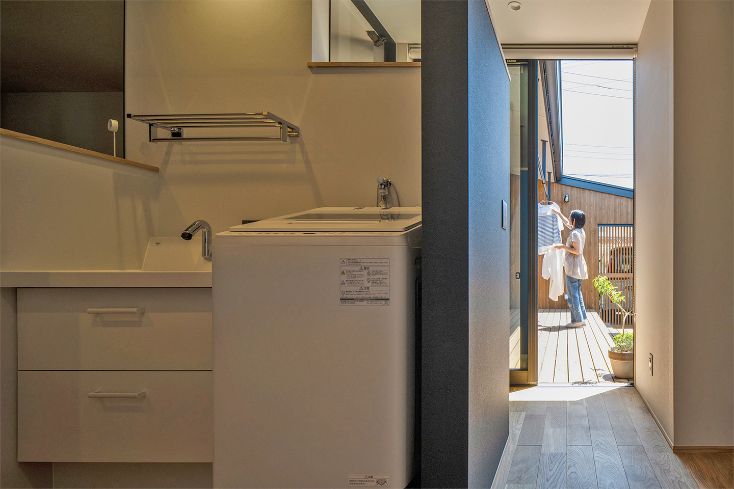 視線に配慮したロの字の平屋の家