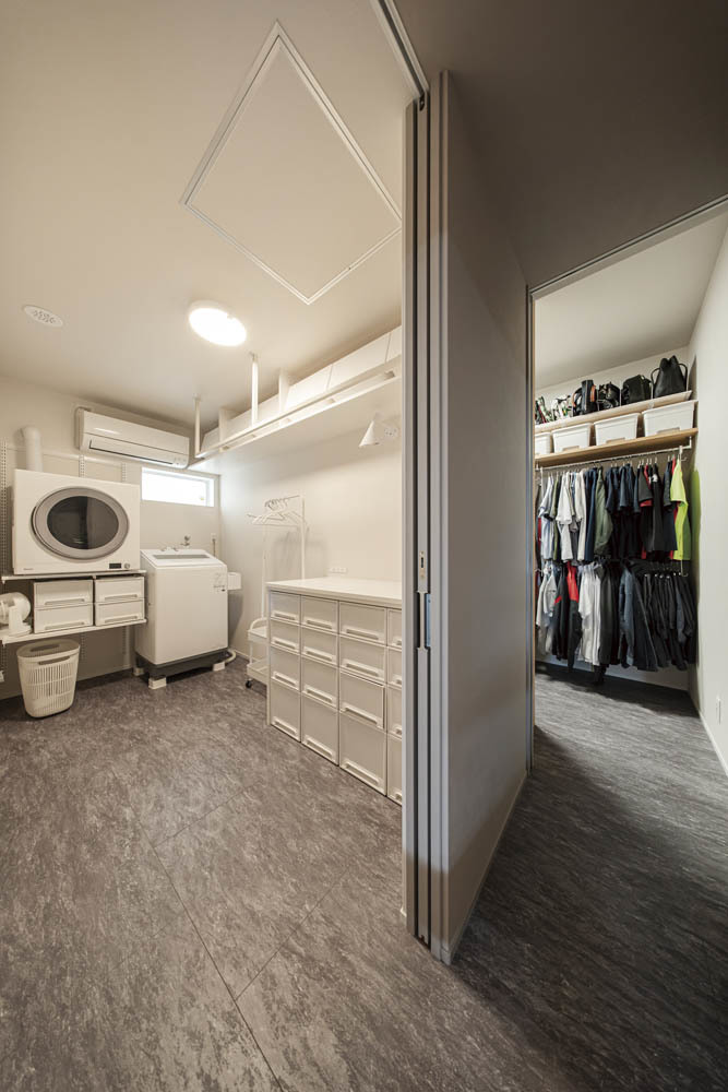 家事動線を考慮して隣同士に並べたランドリースペースとＷＩＣ