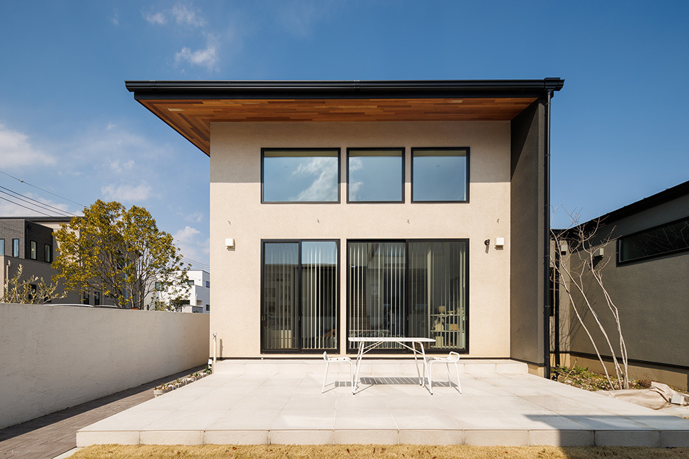 サンクンリビングとヌックのある家