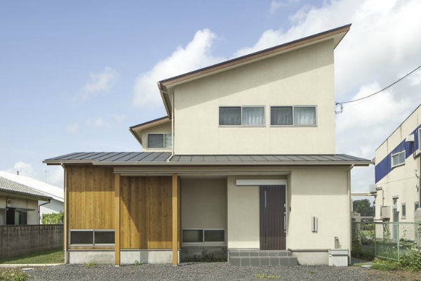 離れ和室と中庭のある家