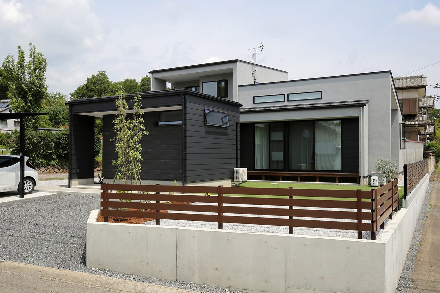 小上がりスタディースペースのあるコの字の家