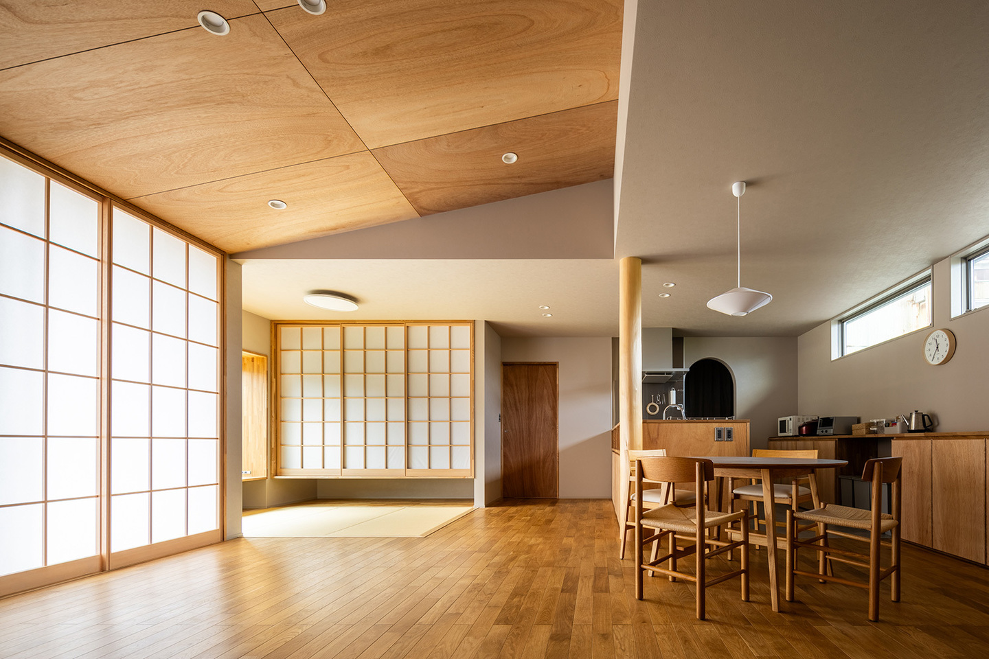 障子が落ち着いた和のイメージのアクセントに