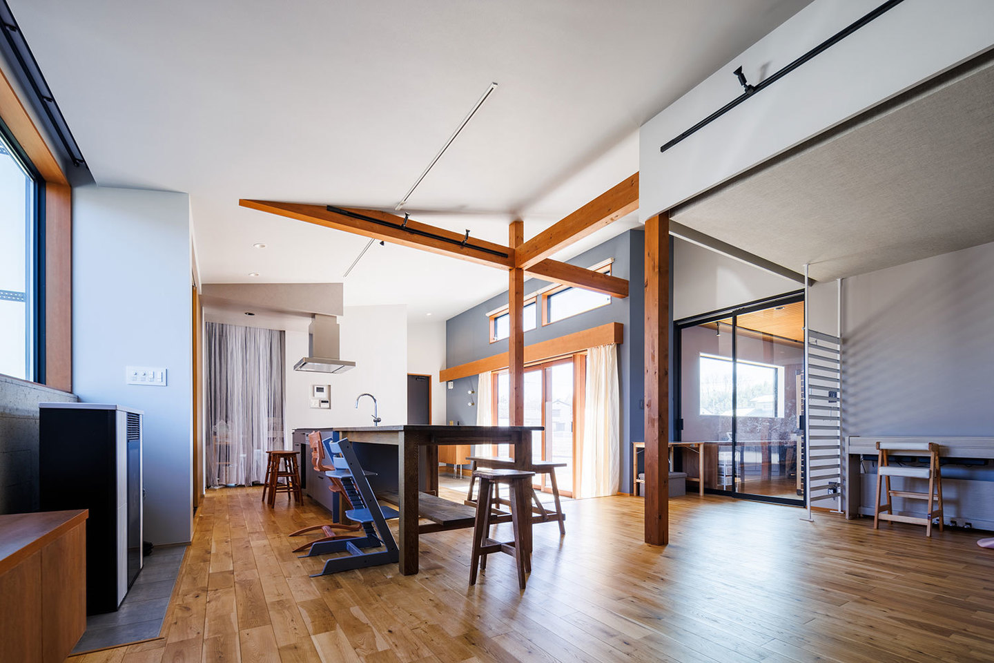 玄関・ＬＤＫ・子供室を一つの空間にし開放的な空間を演出