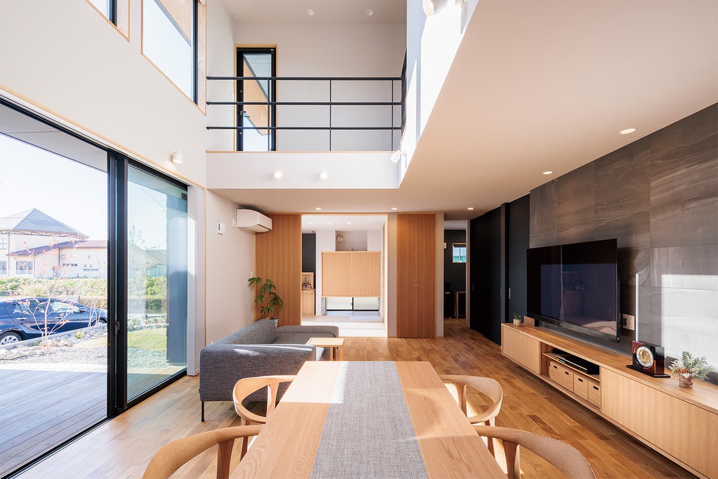 敷地条件を有効利用した中庭のあるコの字の家