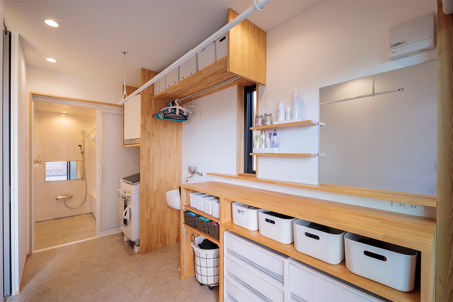 敷地条件を有効利用した中庭のあるコの字の家