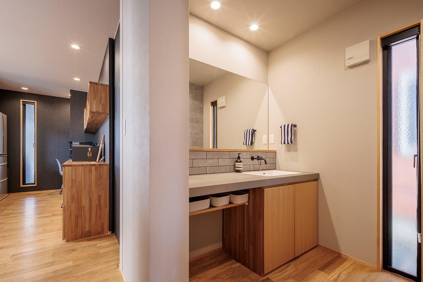 敷地条件を有効利用した中庭のあるコの字の家