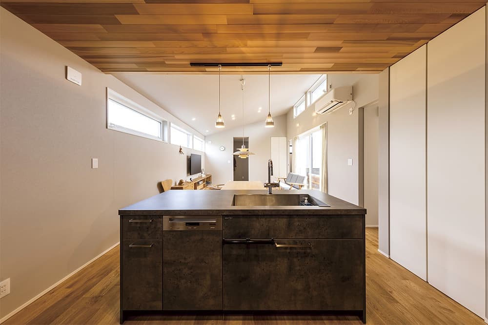 プライバシーと開放感を両立した中庭のある平屋の家