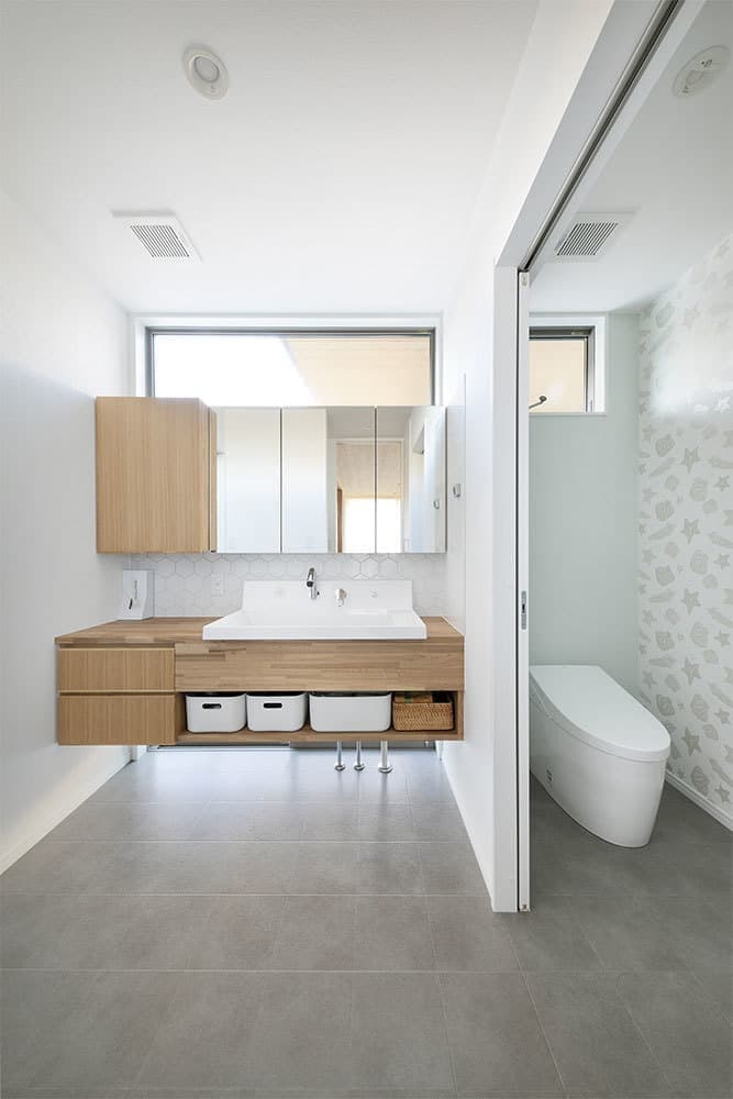 明るい造作洗面台