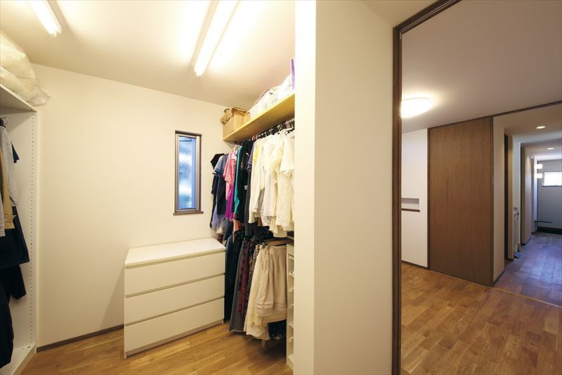 動線に配慮した光と風のすむ家