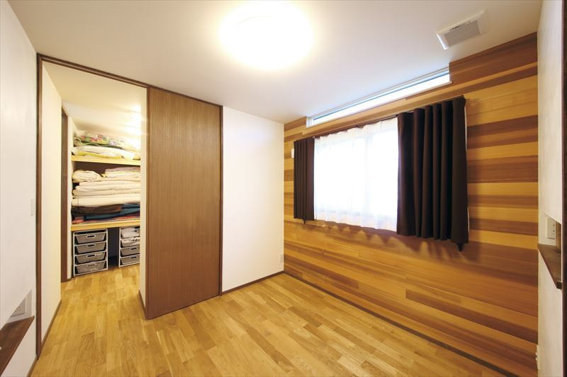 動線に配慮した光と風のすむ家