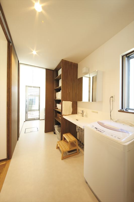 動線に配慮した光と風のすむ家