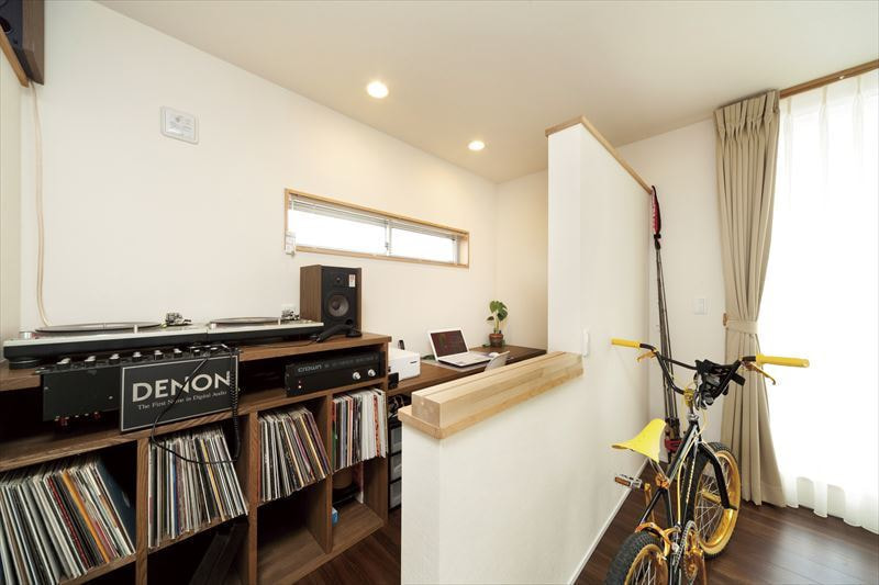 木のぬくもりを感じるモダンな家