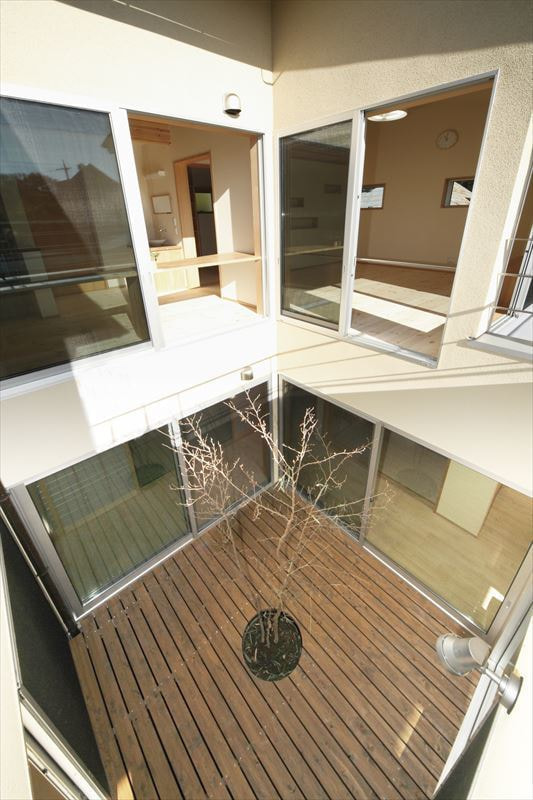 全ての部屋が中庭に面しています