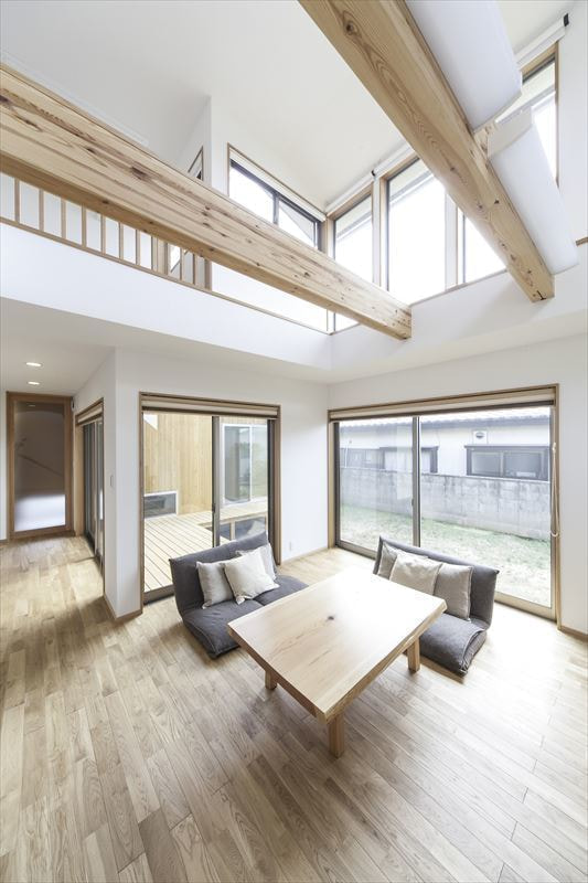 離れ和室と中庭のある家