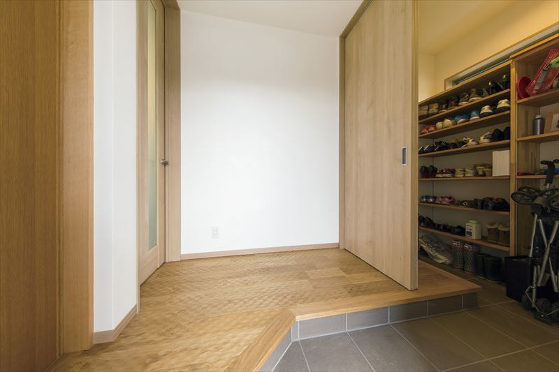 プライベートな中庭のある家