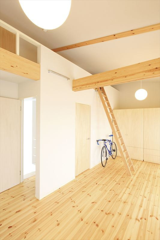 大開口の窓から自然を感じられる家