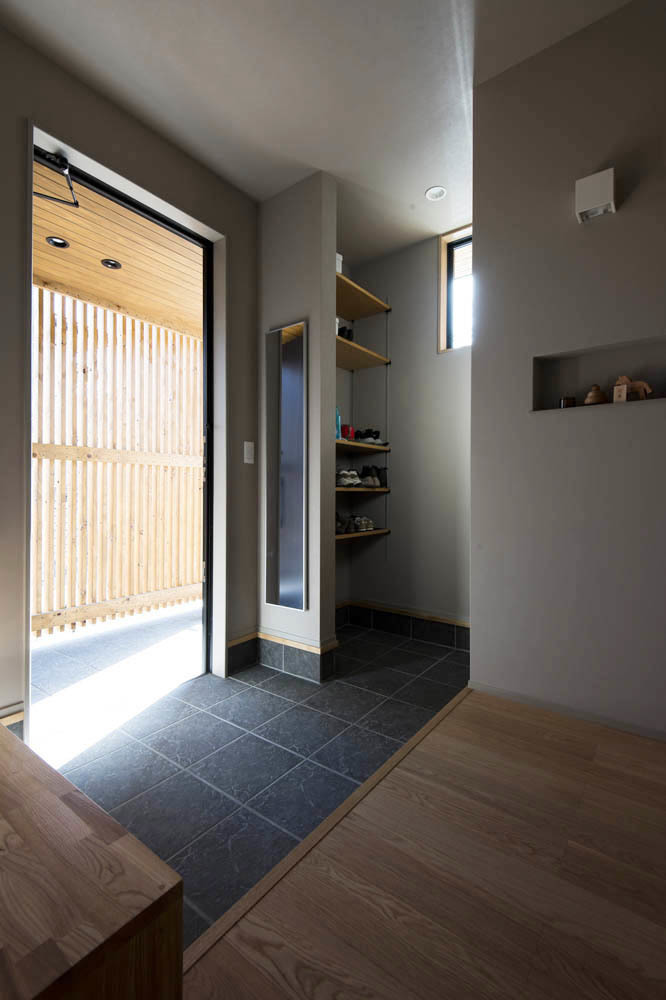 玄関横の靴等を収納するシュークローク